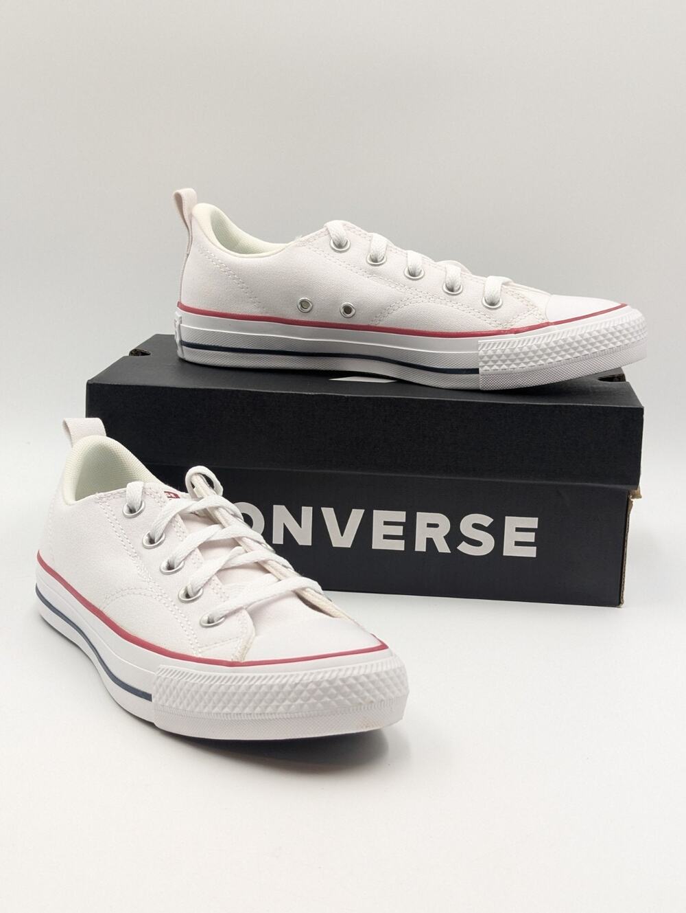 Converse Big Kid Size 6 Chuck Taylor All Star Malden Street OX Shoes White